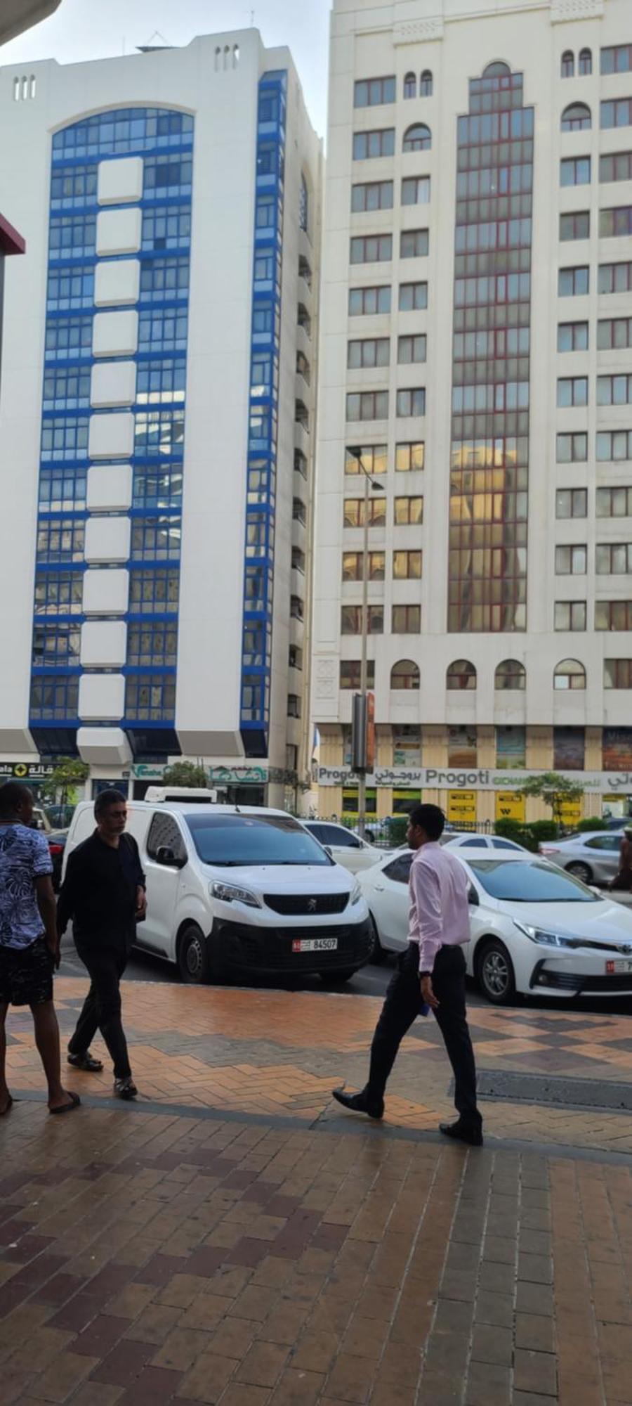 Home Away Apartment 아부다비 외부 사진